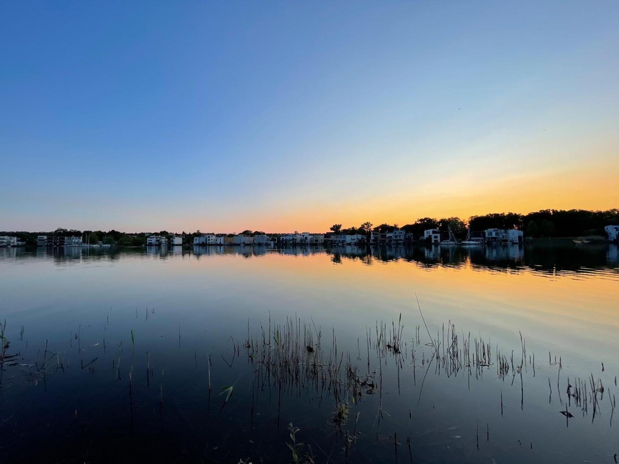 Haus Im Schilf 1 - Ferienwohnungen Am Hainer See Bei Leipzig ノイキエリッチュ エクステリア 写真